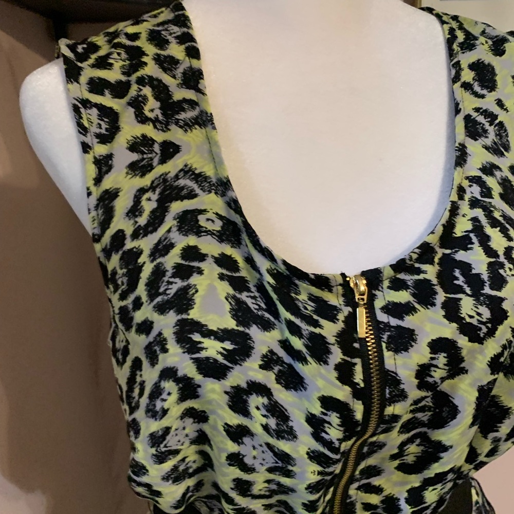 Línea Domani size 8 Midi Dress with Belt flirty fun spring feminine - Picture 4 of 9